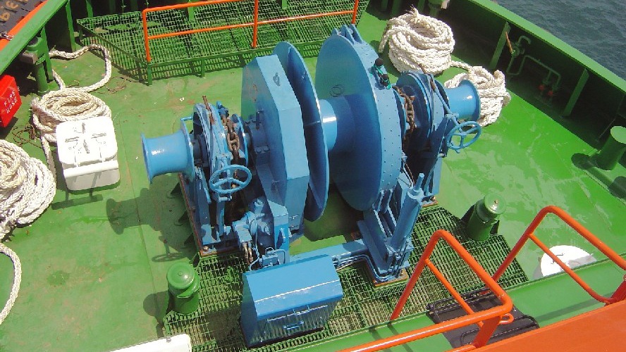 Anchor windlass / mooring winches (offshore)